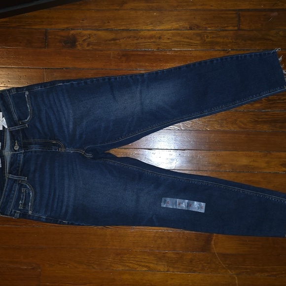 Mid-Rise Rockstar Jeans - Picture 3 of 3